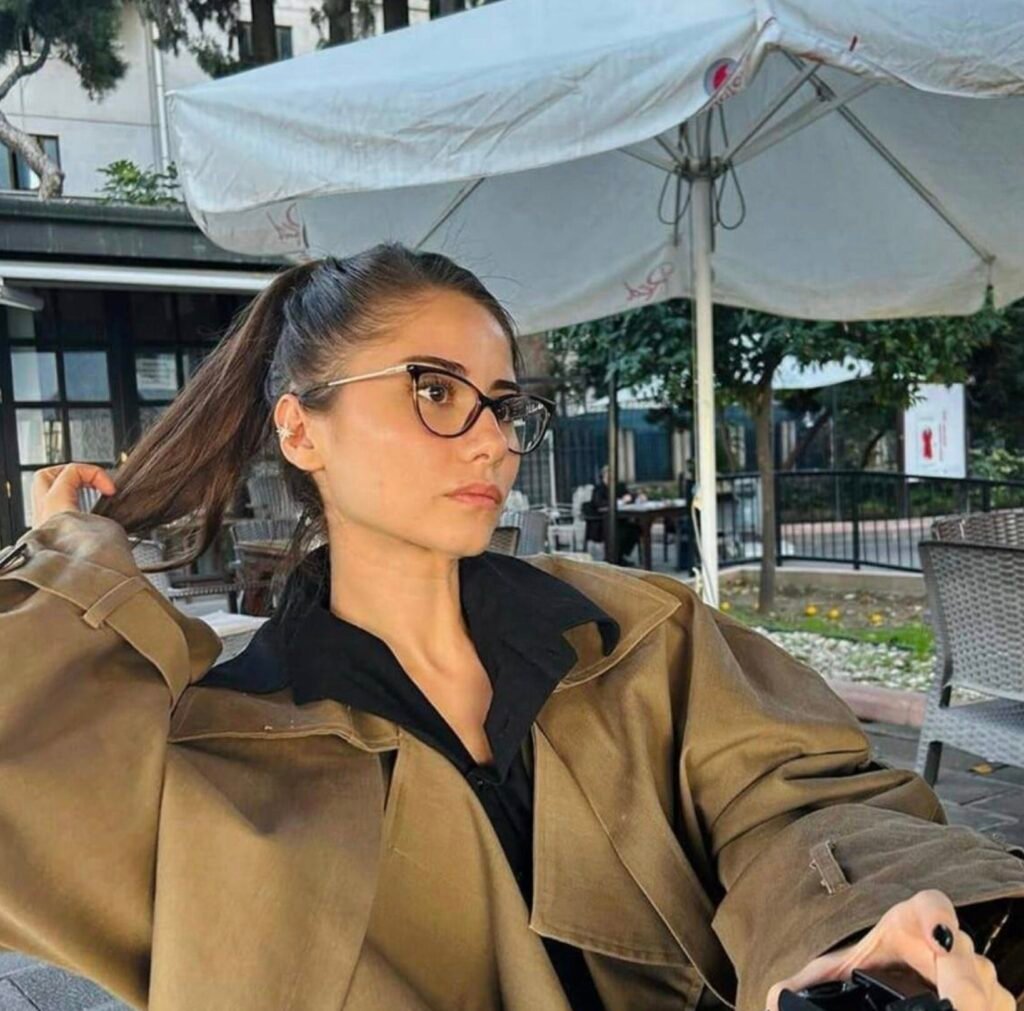 Author 1 of Foodpuns.com